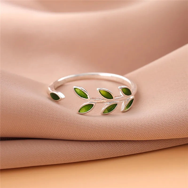 Iris Ring in Sterling Silver