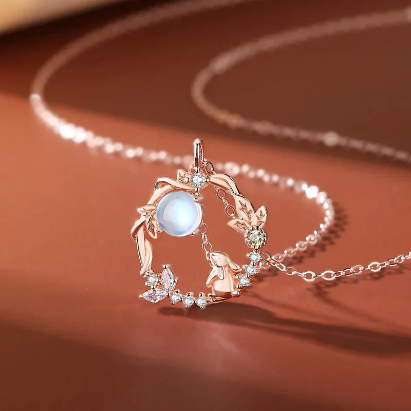 Leontine Halo Necklace