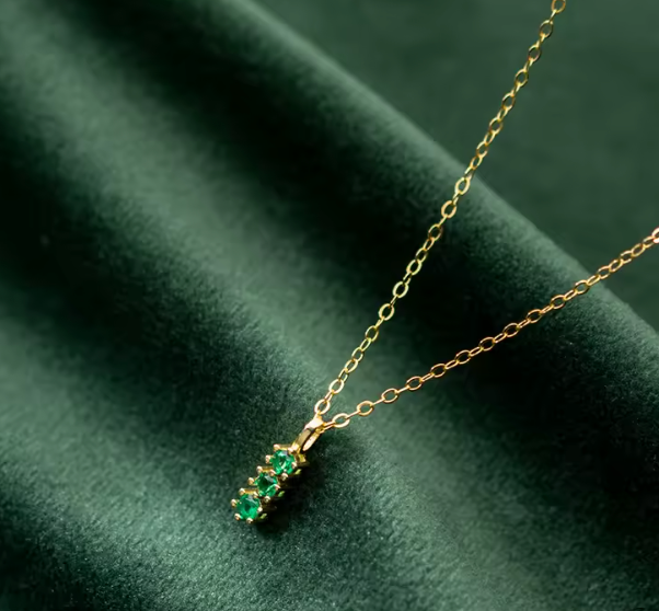 Valeria's Emerald Necklace