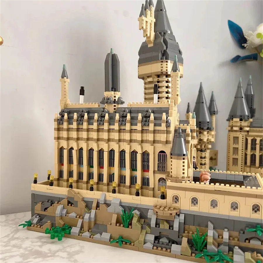 Loomora Enchanted Castle Building Set