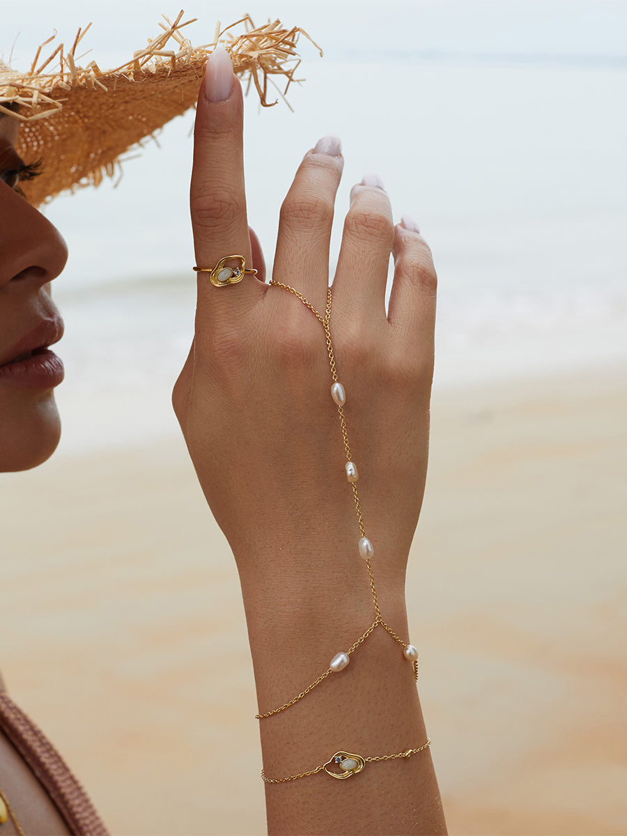 Amal Radiance Hand Chain